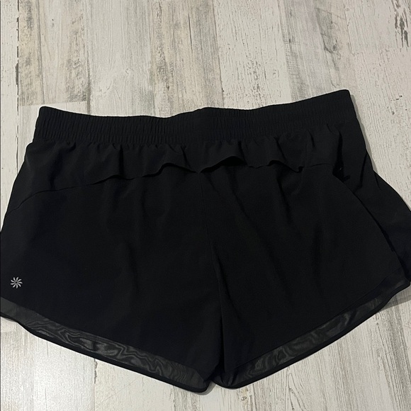 Athleta Mesh Racer Run 4” Shorts Size XL - Picture 8 of 11